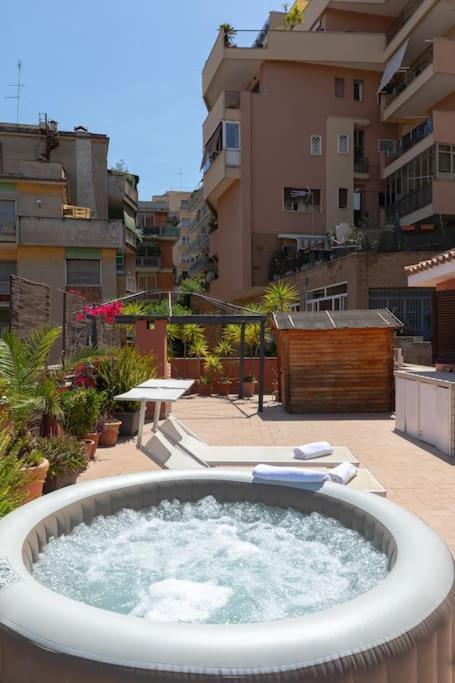 Penthouse With Jacuzzi On Private Terrace In Trastevere Róma Kültér fotó