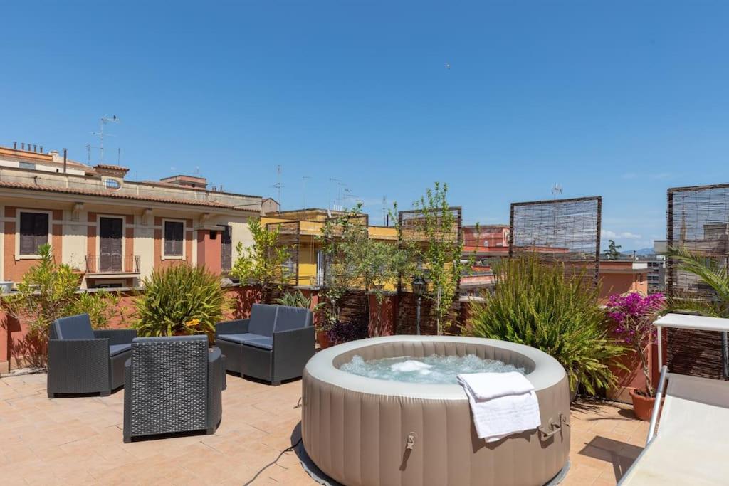 Penthouse With Jacuzzi On Private Terrace In Trastevere Róma Kültér fotó