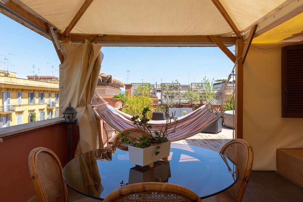 Penthouse With Jacuzzi On Private Terrace In Trastevere Róma Kültér fotó